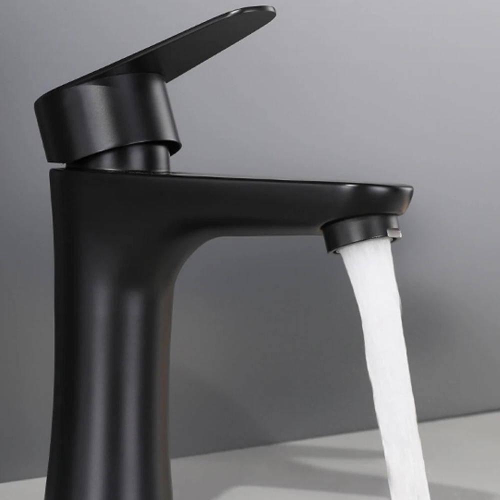 Purea Mix – Mitigeur lavabo design finition noir mat ou inox brossé