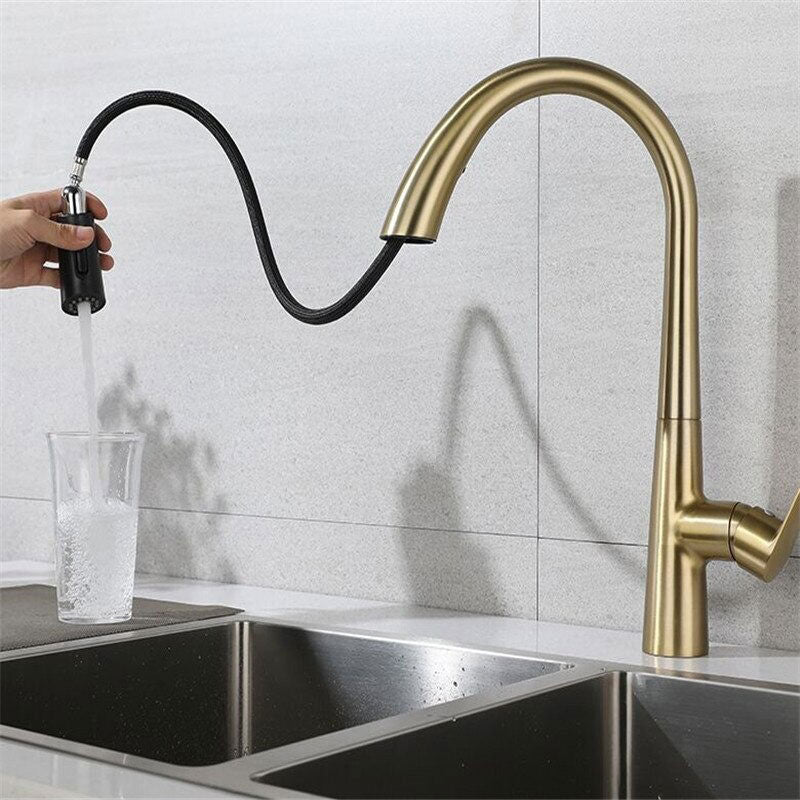 StealthArc Flow – Mitigeur cuisine télescopique doré avec douchette intégrée